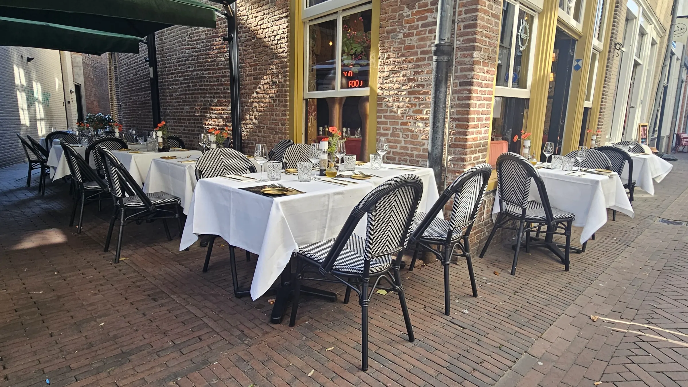 De Snellestraat gezien vanaf het terras van The SHOEGE